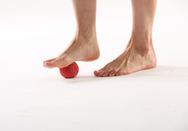 Venen trainieren mit Ballmassage